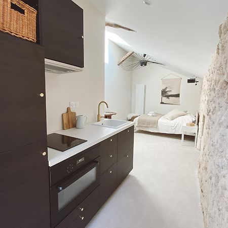 La Parenthese, Joli Studio Avec Terrasse Valeuil Zewnętrze zdjęcie