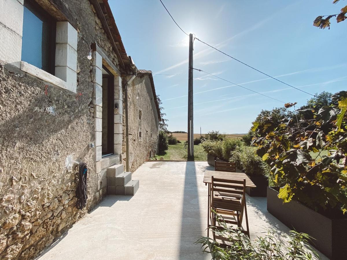 La Parenthese, Joli Studio Avec Terrasse Valeuil Zewnętrze zdjęcie